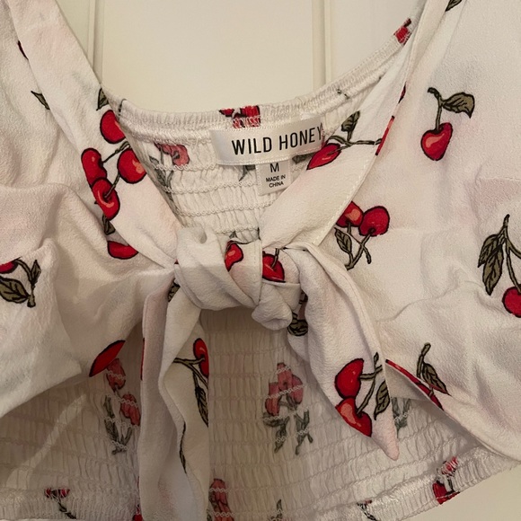 WORN ONCE. Grey bandit / Wild Honey. Size M fits a size S. Crop top. - Picture 3 of 4